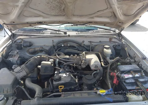 2003 Toyota Tacoma из США, поврежденный, VIN 5TEVL52N83Z212524